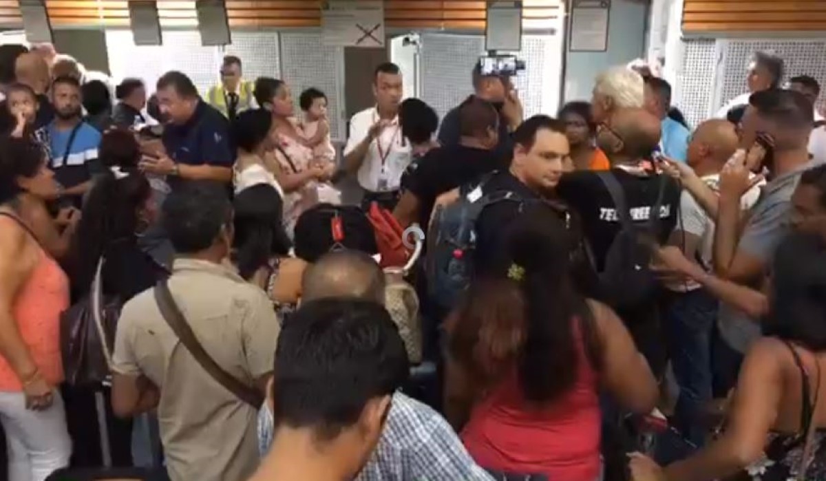 Air Mauritius : Une centaine de passagers bloqués le soir du réveillon à Roland Garros