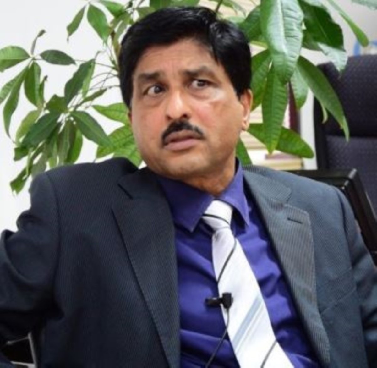 MBC : Pire qu'un morpion, Anooj Ramsurrun s'accroche et devient directeur-général adjoint