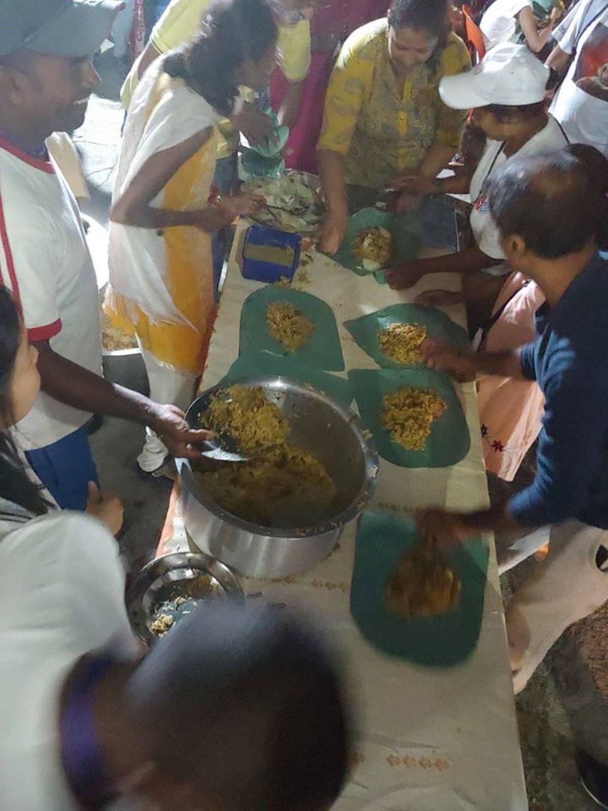 Maha Shivaratree à Chinatown : Distribution de Keer Puri et Briani aux pèlerins