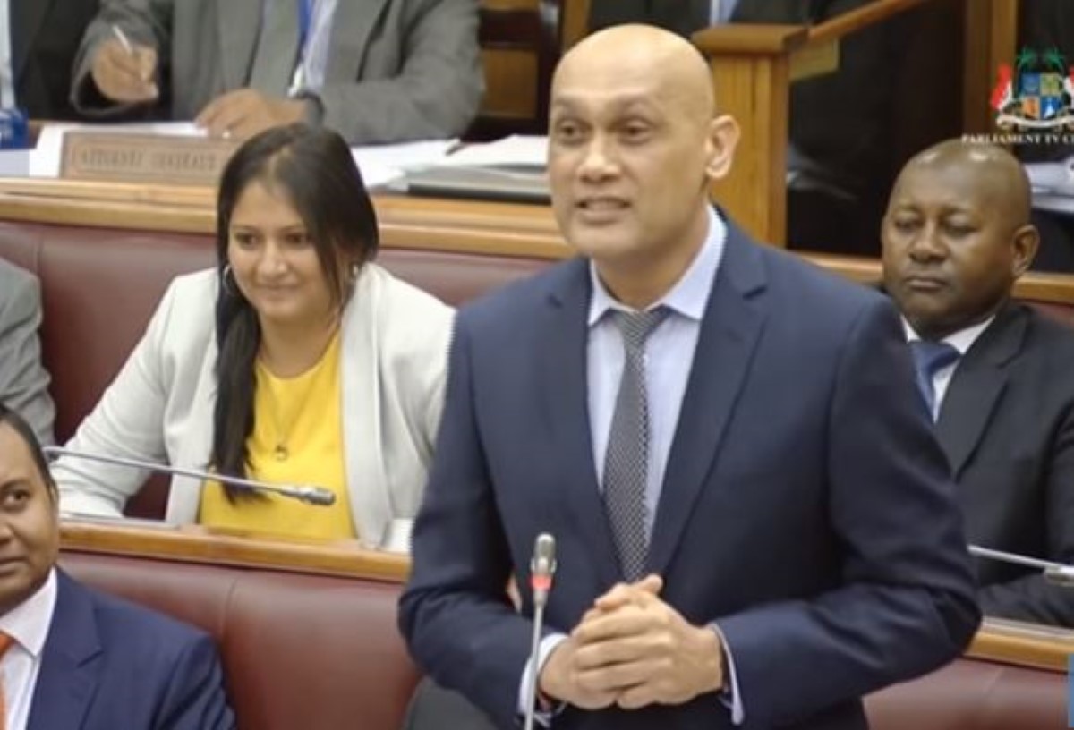 ▶️ Une vidéo de Kailesh Jagutpal au Parlement refait surface : «Toutes les mesures sont respectées»