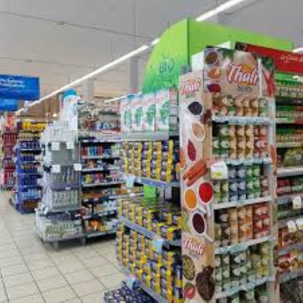 Couvre-feu : Pas de fermeture des supermarchés et boutiques
