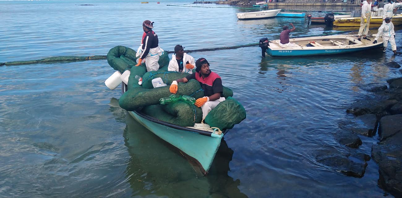 [En images] Mobilisation pour nettoyer le lagon : merci aux Mauriciens