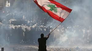 Au Liban, les ministres s'excusent et démissionnent, à l'île Maurice, les hommes politiques se complaisent dans l'autosatisfaction 