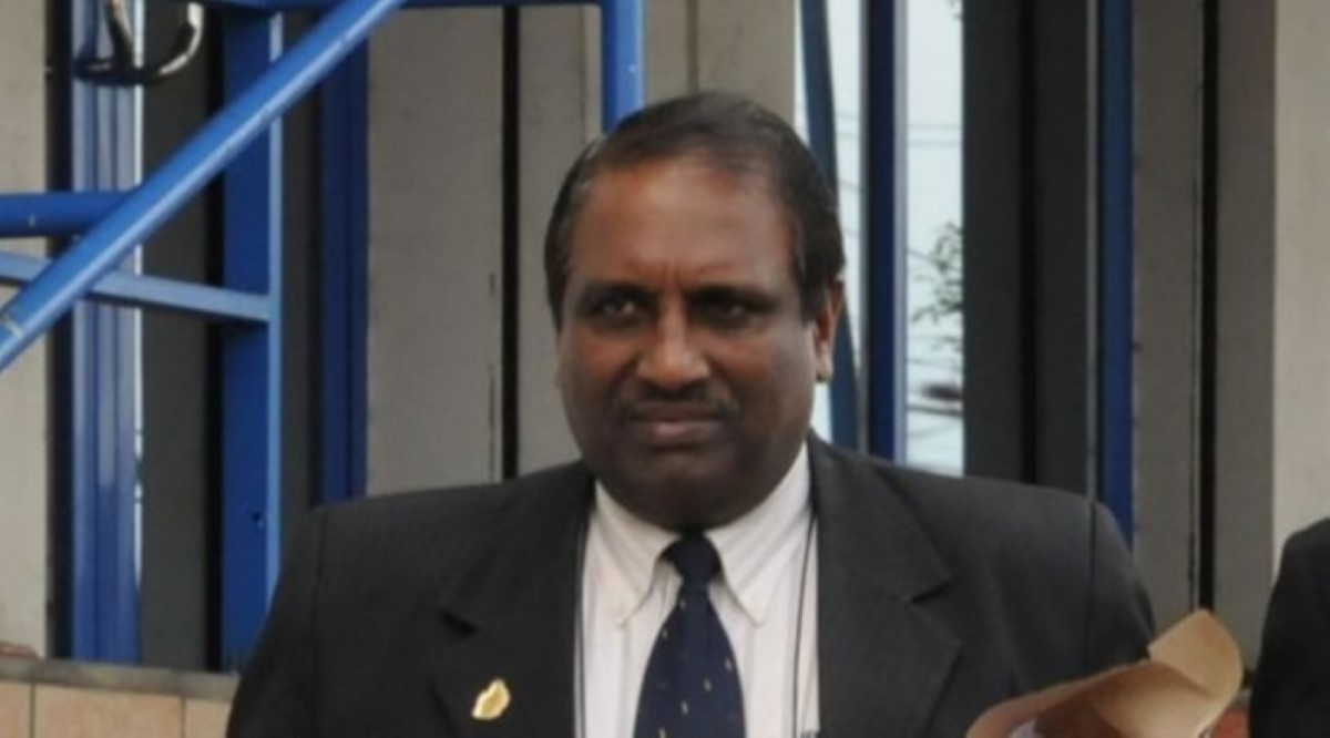 Marée noire : Quelle est la responsabilité d'Om Kumar Dabidin, Senior Chief Executive au ministère de la Défense ?