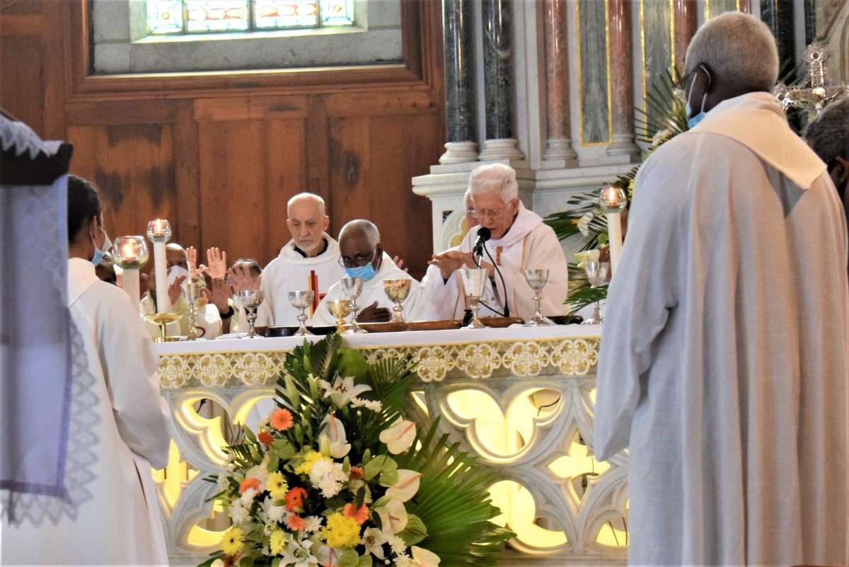 Messe de la Saint Louis : Le cardinal Piat salue l’élan patriotique des Mauriciens