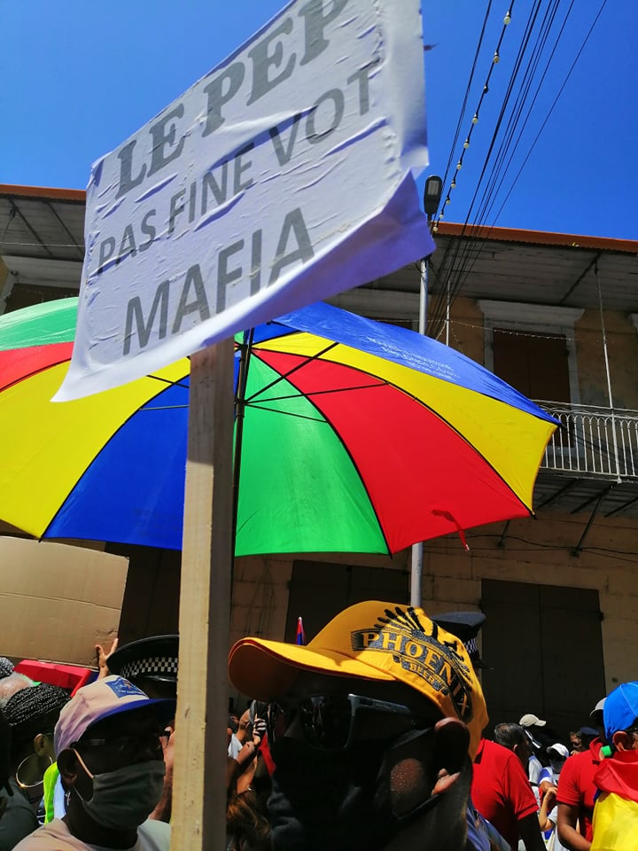Marche historique à l'île Maurice : Une marée humaine dans les rues de la capitale
