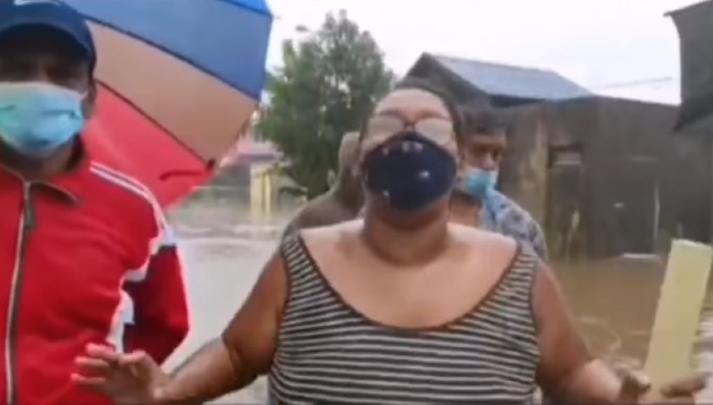 [Vidéo] Intempéries : des sinistrés s'en prennent au maire de Curepipe 