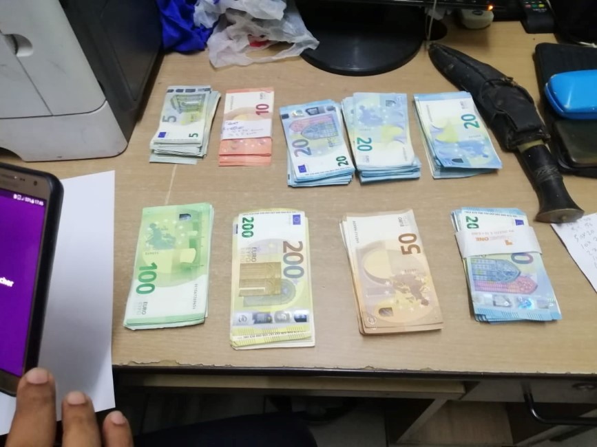 Coin-de-Mire : Un hors-bord intercepté avec 13 000 euros en cash