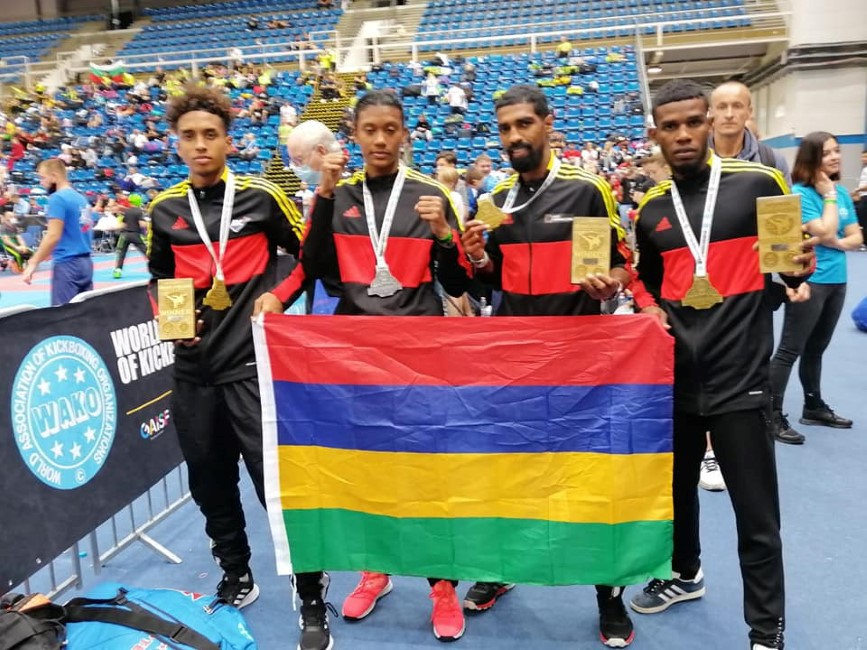 Coupe du monde de Hongrie de Kick-boxing : Les Mauriciens raflent trois médailles d’or et une d’argent 