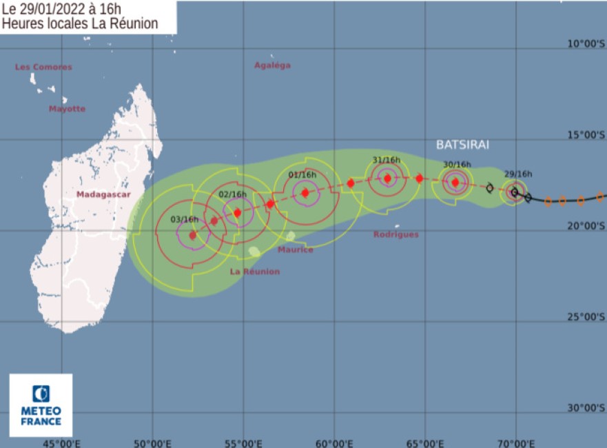 Batsirai à 1305 km de Maurice pourrait devenir cyclone dans les prochaines 24 heures
