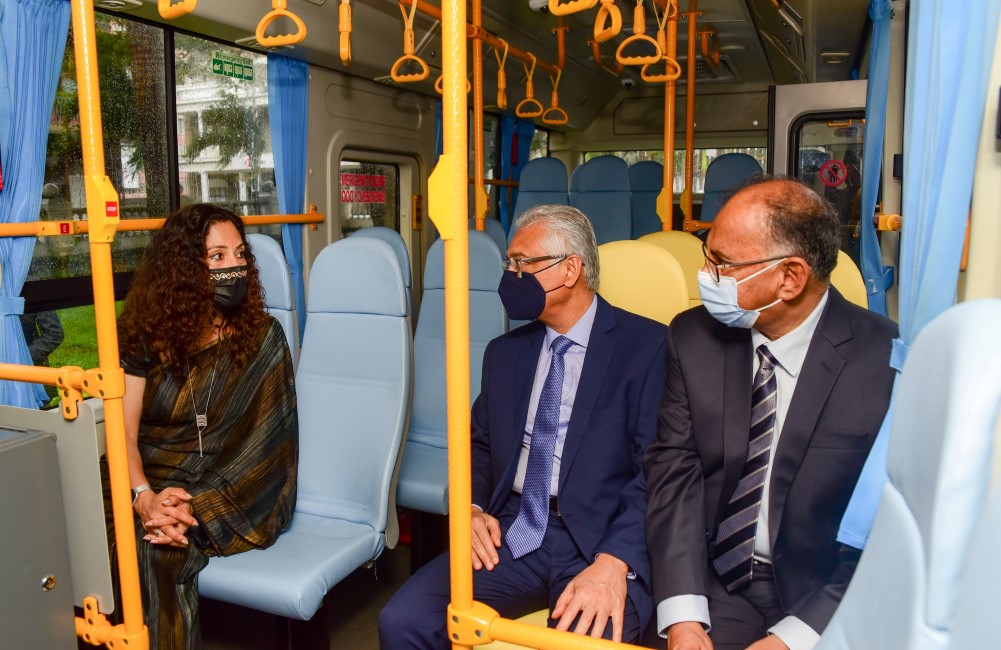 Pravind Jugnauth lance le premier autobus électrique de la CNT au coût de Rs 5 millions