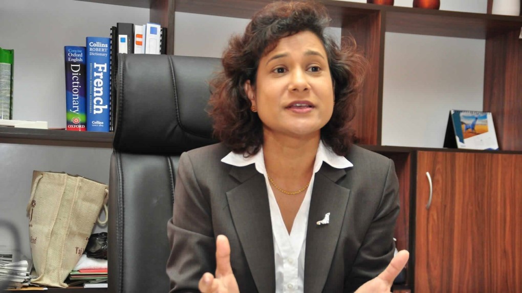 Accusée de conflits d'intérêts : Vijaya Sumputh pourra voyager sous conditions