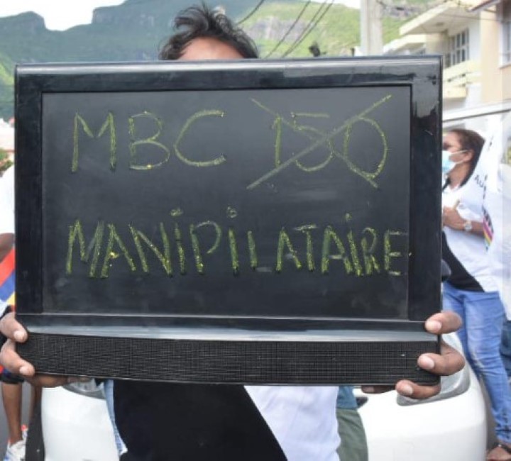 Carburants : nouvelle manifestation contre la hausse des prix à l'île Maurice