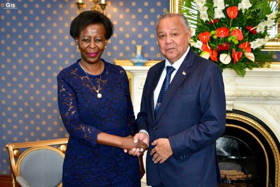 The Secretary-General of the Organisation internationale de la Francophonie (OIF), Mrs Louise Mushikiwabo meets the Acting President of the Republic of Mauritius, Mr Marie Cyril Eddy Boissézon, at the State House in Réduit. @ GIS Mauritius