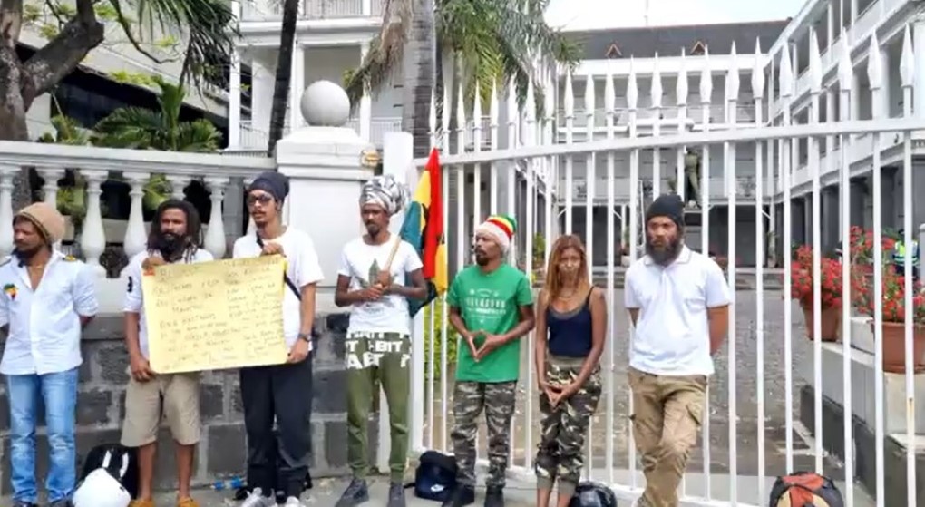 Port-Louis : Manifestation et grève de la faim des Rastafari devant le Parlement