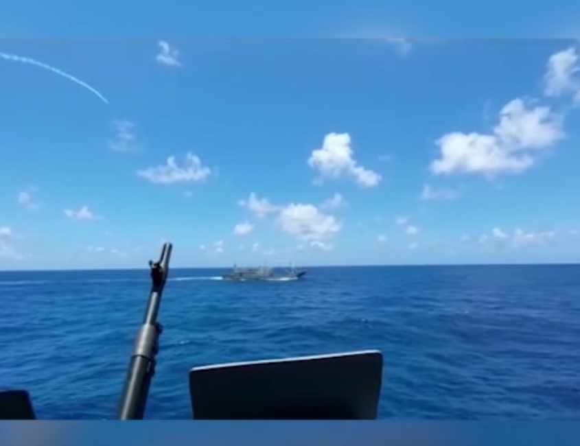 Les gardes-côtes mauriciens menacent de tirer sur des navires chinois