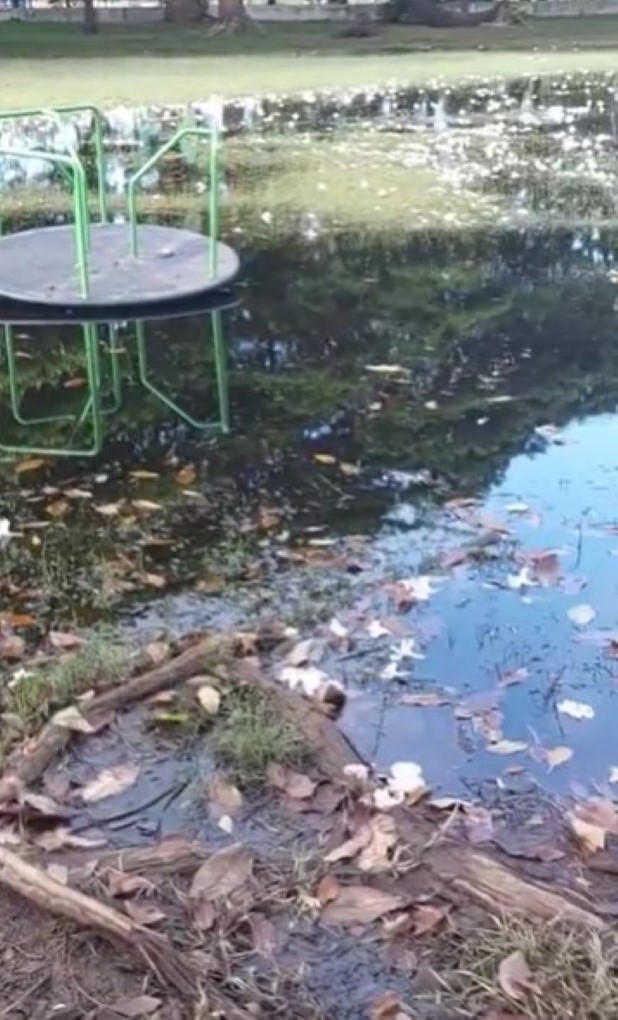 Vidéo- Le jardin d'enfants à Les Salines transformé en bassin d'eau 