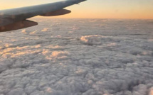 [Mayur Boodhun] Sa moment sa avion Air Mauritius defonce sa nuage cotton pou li atterir... Ki ou trouver?