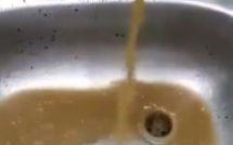 [Vidéo] De la boue qui coule des robinets signalée dans plusieurs régions de l'île