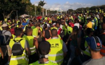 [Dossier] Ile de la Réunion : Macron promet une réponse "intraitable" aux violences