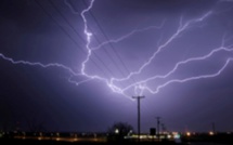 GELENA : Orages, pluie et tempête électrique dans le ciel mauricien