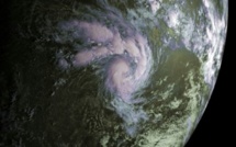 La forte tempête tropicale Haleh est à 1215 km au nord-est de Rodrigues
