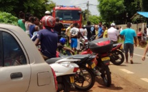 Une collision entre un camion et une moto à Triolet fait deux blessés