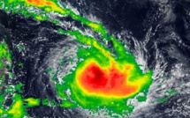 Le cyclone tropicale intense Joaninha s'intensifie avec des rafales de 250 km.h  autour du centre