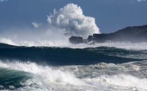 Vigilance forte houle : Les vagues les plus hautes pourront atteindre 11m au déferlement