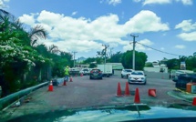 A Rivière-Noire : Un revêtement routier avec du pavé dans un virage, donne des frissons aux automobilistes