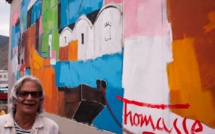 L'artiste plasticien Jocelyn Thomasse offre une oeuvre murale monumentale en hommage à Port-Louis