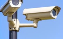 A Calebasses : Deux gamins volent des caméras CCTV