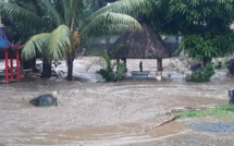 Des averses tropicales de saison et le pays déjà sous les eaux