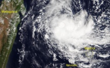 La tempête Chalane à 560 km de Maurice se dirige vers Madagascar