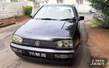 À qui appartient la voiture Volkswagen Golf immatriculée 711 MR 96 qui aurait tué un piéton en 1996 à Curepipe ?
