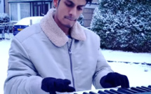 [Vidéo] Rahul Suntah, un jeune pianiste Mauricien réveille ses voisins en jouant du Mozart 