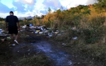En images, un dépôt d'ordures à ciel ouvert à Coromandel