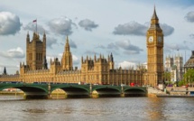 Londres : Manifestation devant  Westminster pour réclamer le départ de Phokeer
