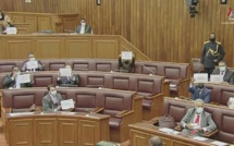 Parlement : La séance reprend et suspendue de nouveau après trois minutes