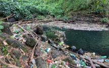 New Grove : La cascade Khulpateea polluée, coup de gueule de Finlay Salesse 