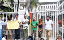 Port-Louis : Manifestation et grève de la faim des Rastafari devant le Parlement