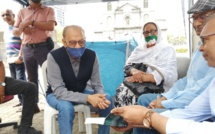 Hausse des carburants : Navin Ramgoolam auprès des grévistes de la faim Nishal Joyram et Sanjeev Teeluckdharry