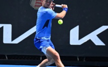 Open d'Australie 2023 : Le joueur d'origine mauricienne Enzo Couacaud rejoint Novak Djokovic au deuxième tour