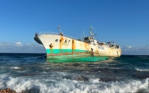 Le navire taïwanais Yu Feng no 67 abandonné à son sort dans les récifs de St Brandon