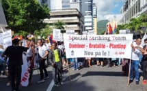 Vidéo- Manifestation dans les rues de Port Louis pour combattre la mafia